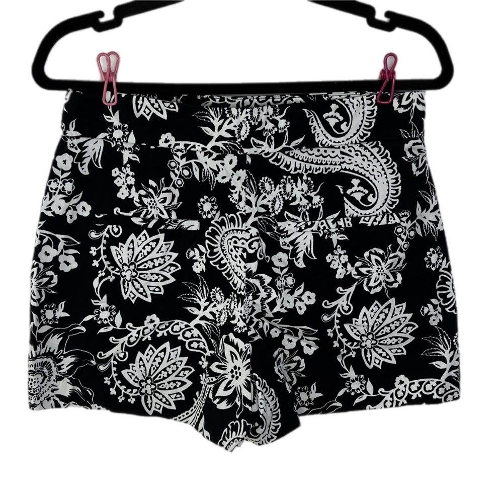 Likeβ New! Zara Floral Paisley Print Shorts Black/White Cute Business Casual M - Picture 16 of 16